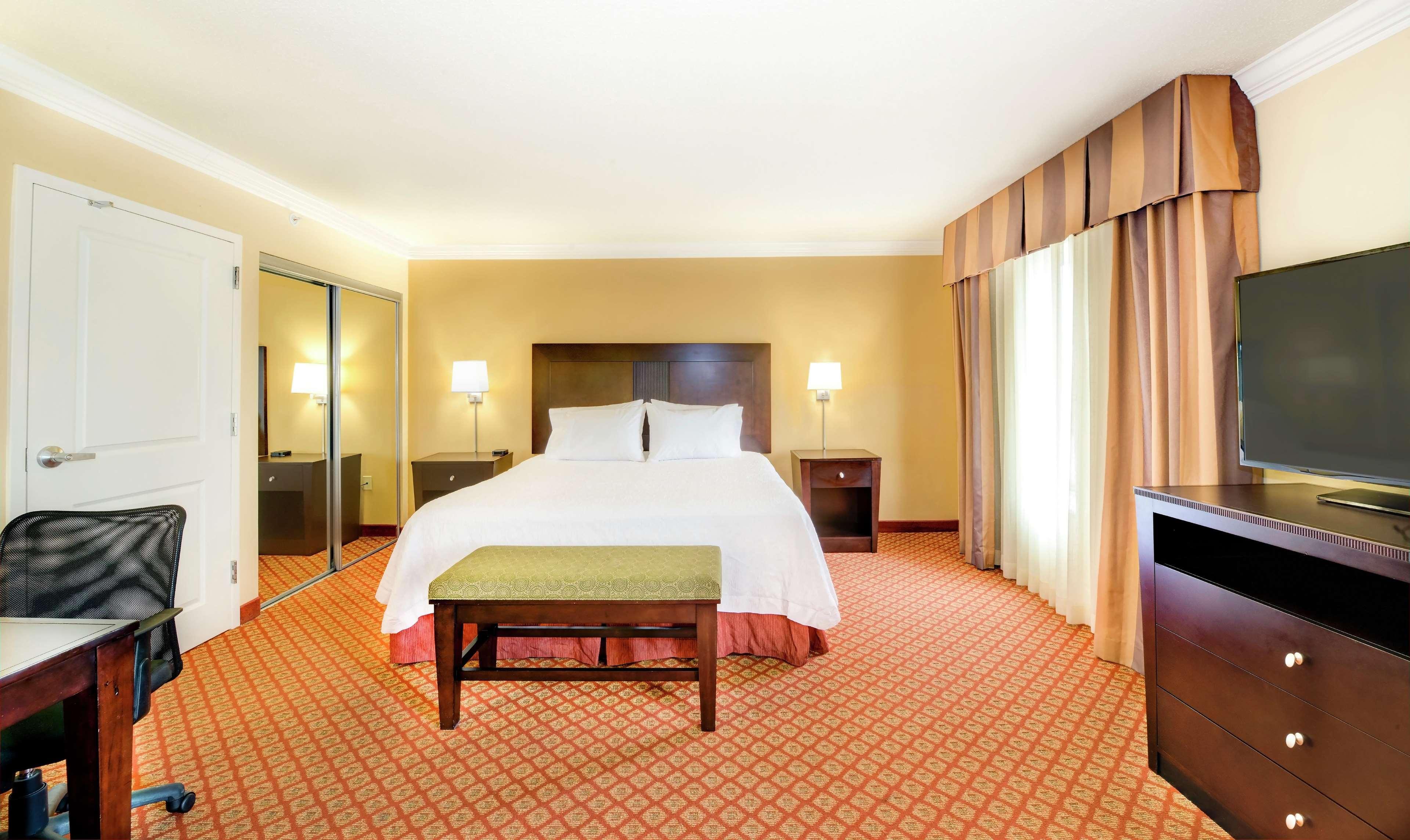 Hampton Inn & Suites Скотсборо Экстерьер фото