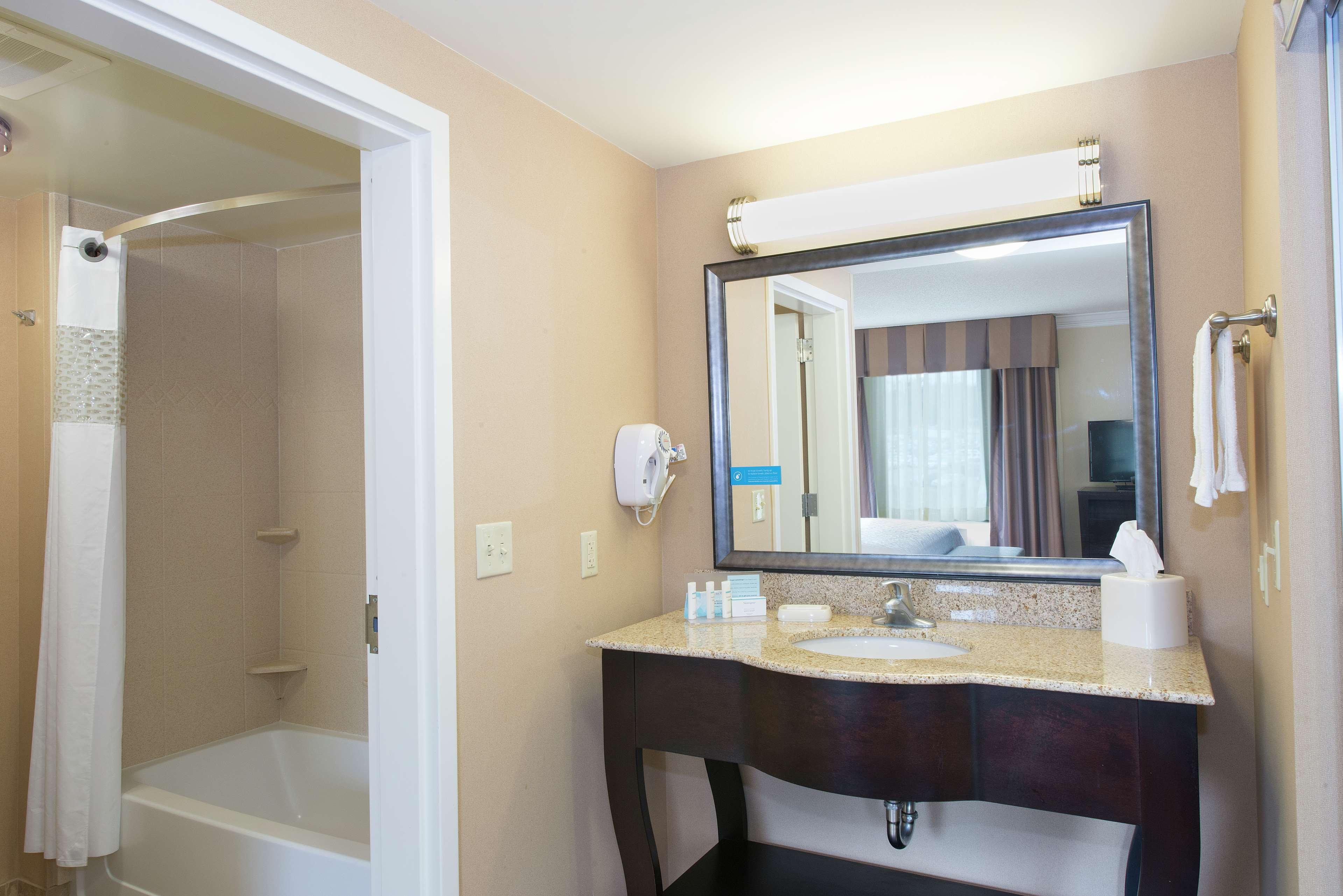Hampton Inn & Suites Скотсборо Экстерьер фото