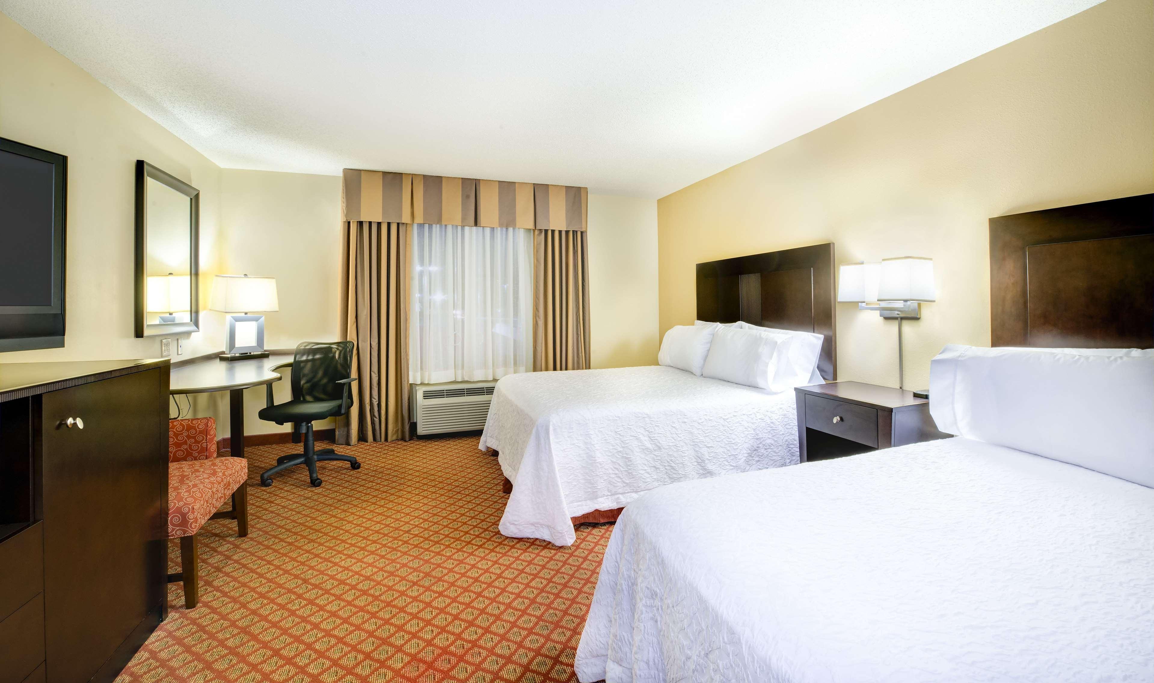 Hampton Inn & Suites Скотсборо Экстерьер фото