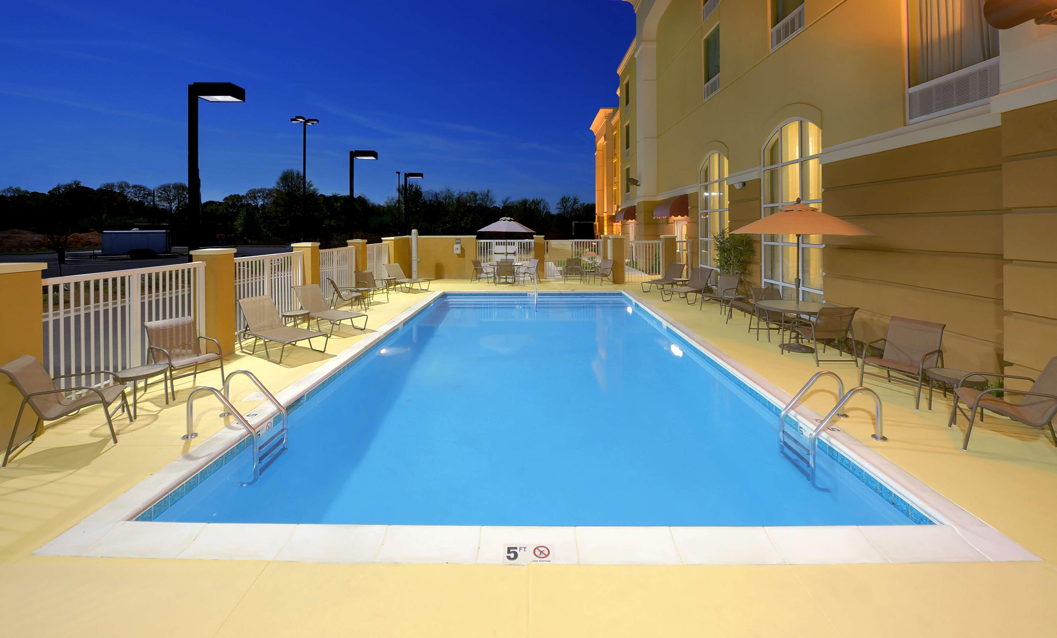 Hampton Inn & Suites Скотсборо Удобства фото