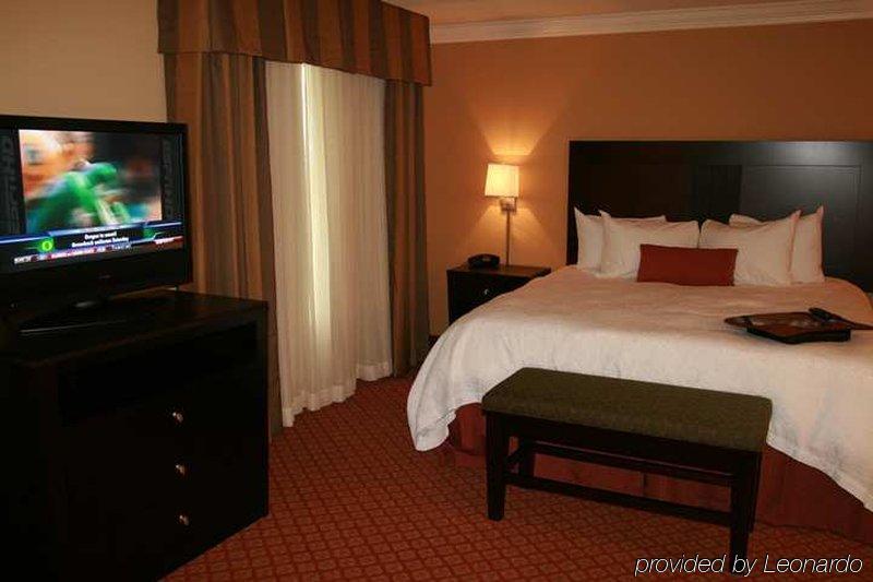 Hampton Inn & Suites Скотсборо Номер фото